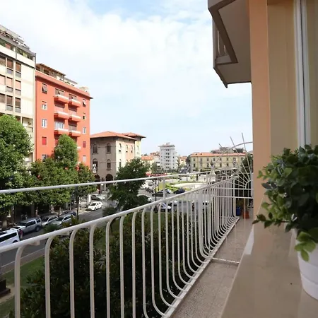 Web Guest house *